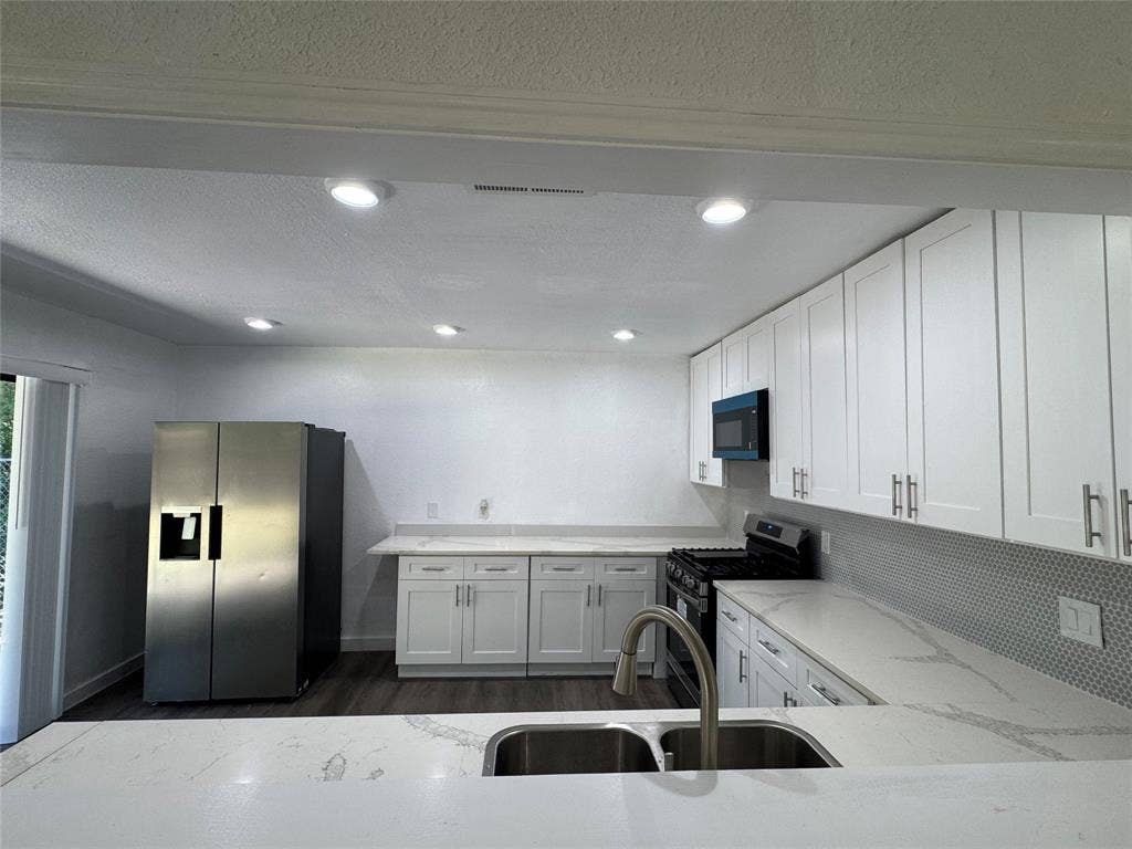 3549 Rio Grande Circle, Dallas, TX 75233 3549 Rio Grande Circle, Dallas, TX 75233