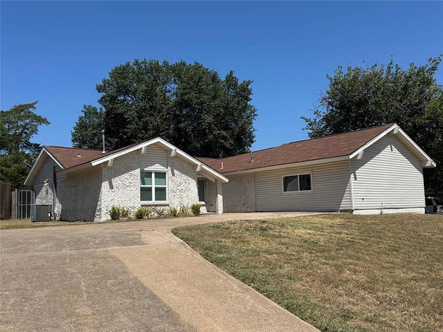 Property photo for 3549 Rio Grande Circle, Dallas, TX