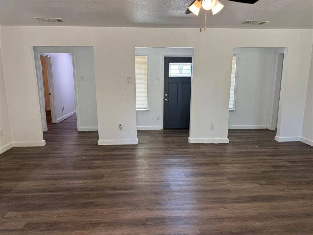 3549 Rio Grande Circle, Dallas, TX 75233 3549 Rio Grande Circle, Dallas, TX 75233