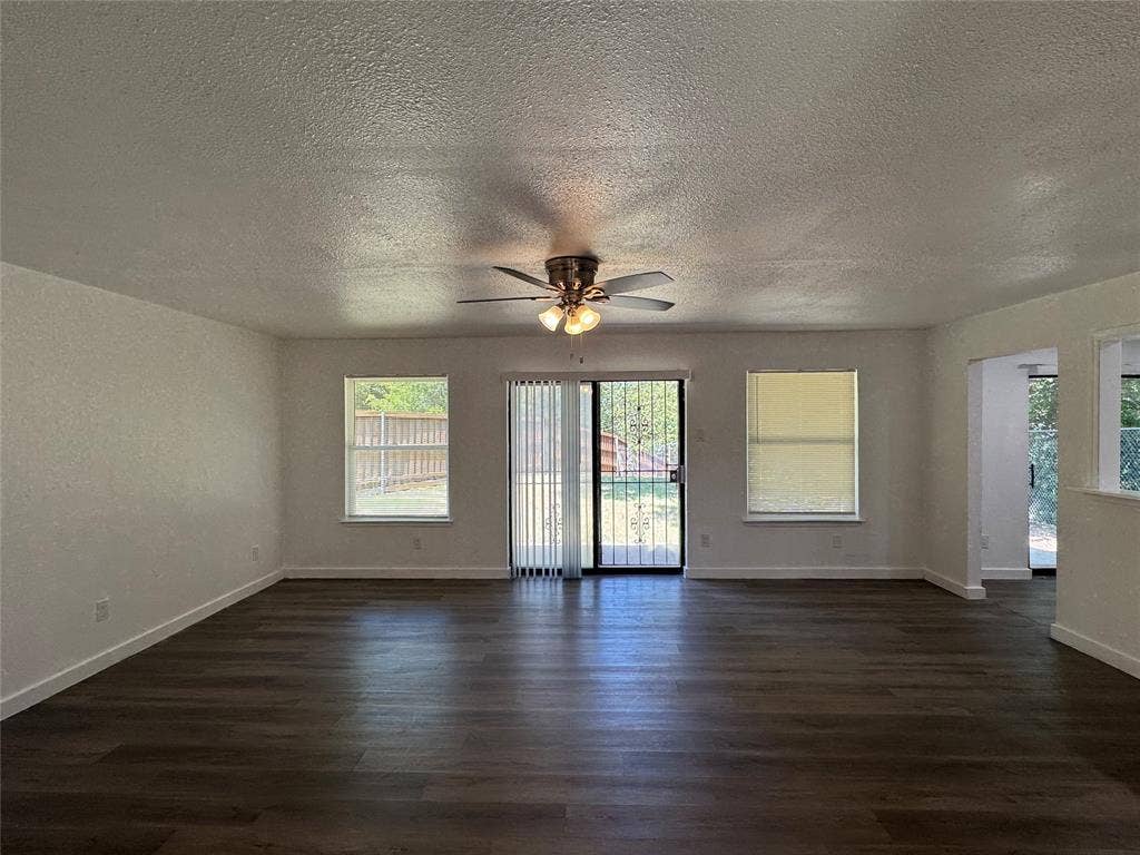 3549 Rio Grande Circle, Dallas, TX 75233 3549 Rio Grande Circle, Dallas, TX 75233