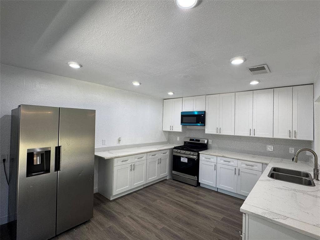 3549 Rio Grande Circle, Dallas, TX 75233 3549 Rio Grande Circle, Dallas, TX 75233