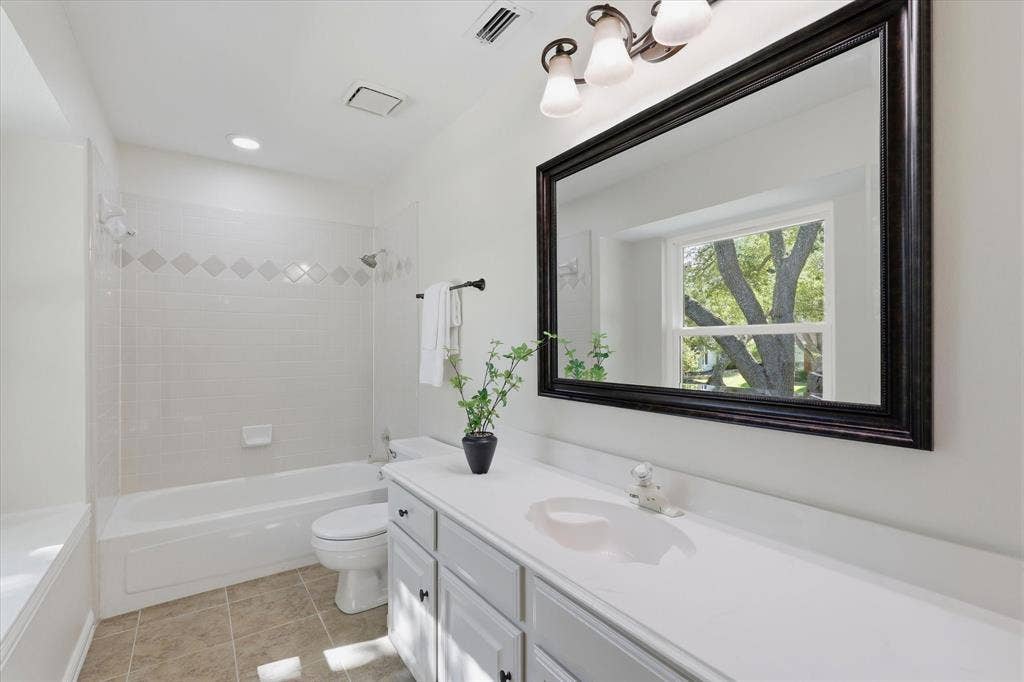 4209 Rockingham Way, Plano, TX 75093 Full Bathroom
