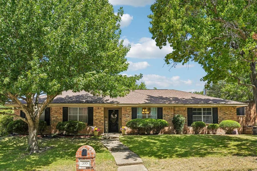Property photo for 335 Robin Hill Lane, Duncanville, TX