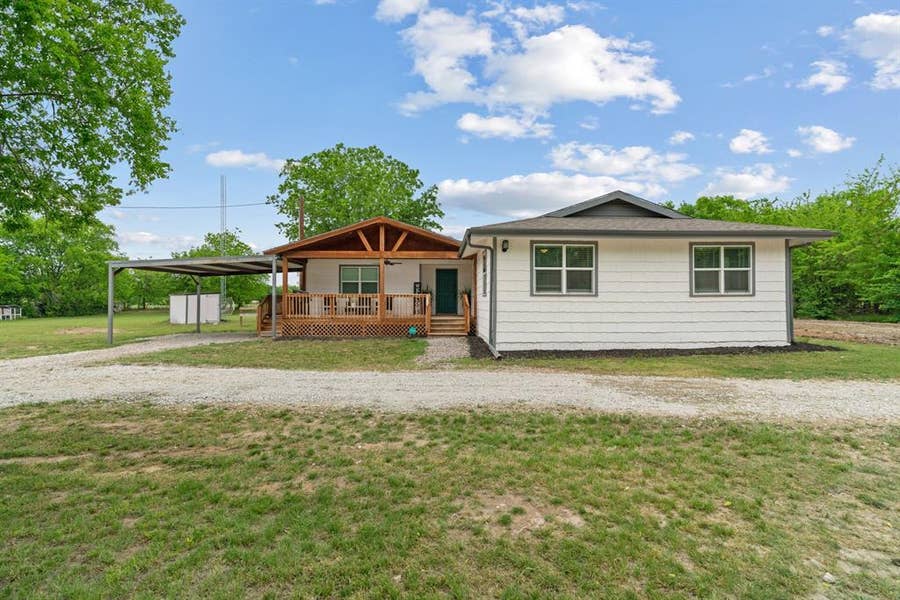 Property photo for 360 County Road 4358, Decatur, TX