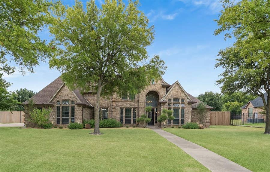 Property photo for 8630 Glenloch Drive, Red Oak, TX
