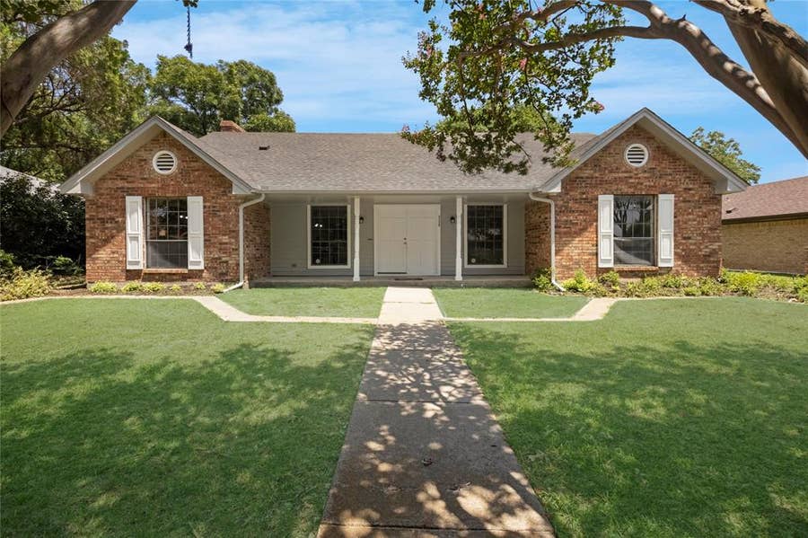 Property photo for 335 Hummingbird Lane, Duncanville, TX