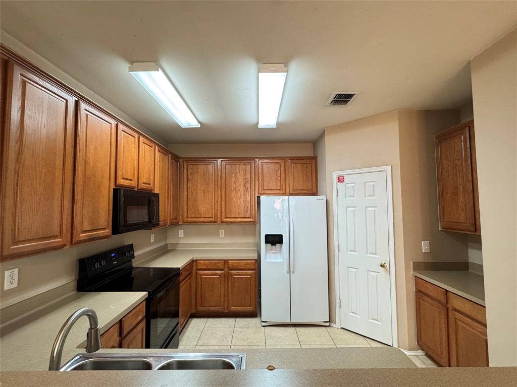 4001 Hawkins Drive, McKinney, TX 75072 4001 Hawkins Drive, McKinney, TX 75072