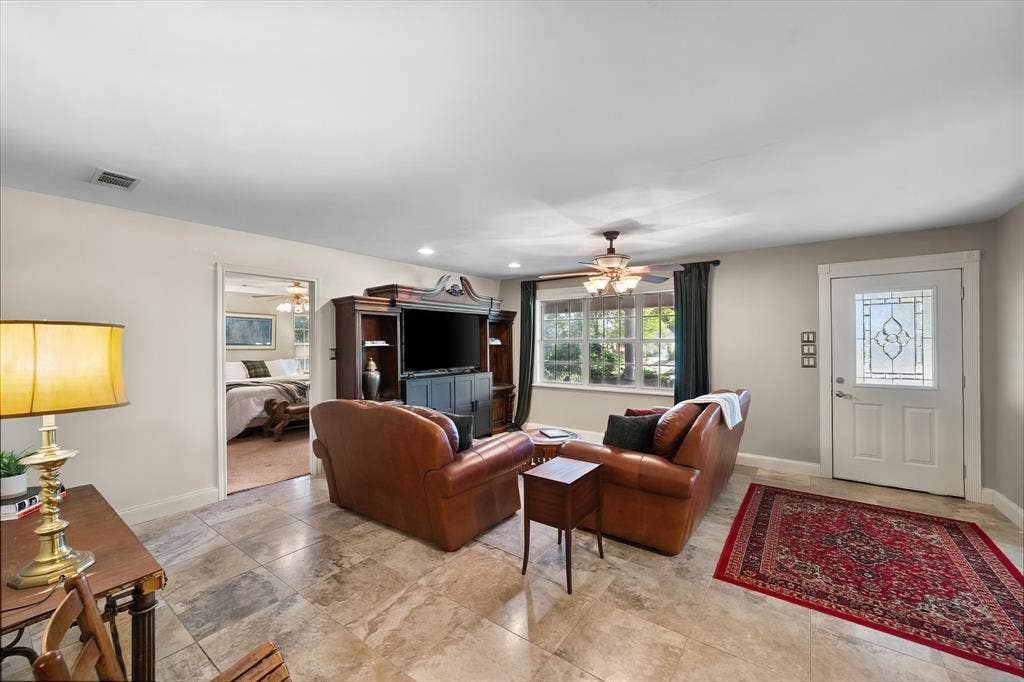 1814 Robbins Road, Athens, TX 75751 1814 Robbins Road, Athens, TX 75751