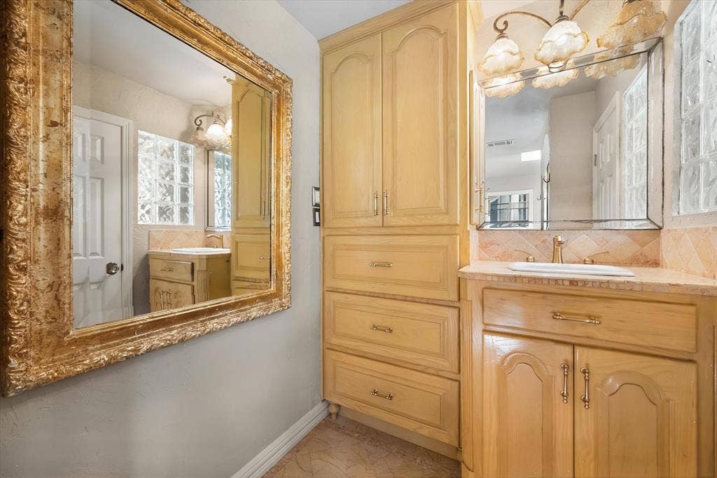 1814 Robbins Road, Athens, TX 75751 1814 Robbins Road, Athens, TX 75751