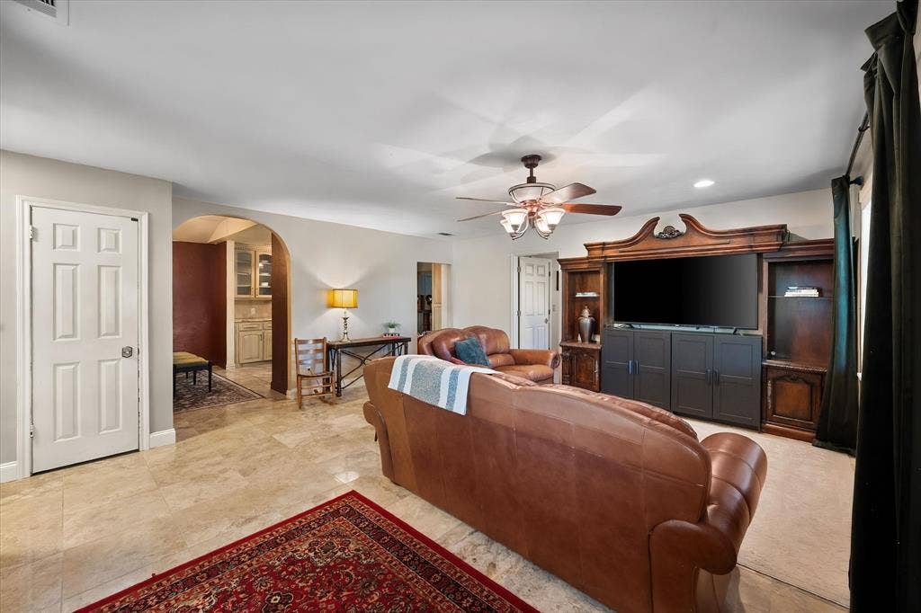 1814 Robbins Road, Athens, TX 75751 1814 Robbins Road, Athens, TX 75751