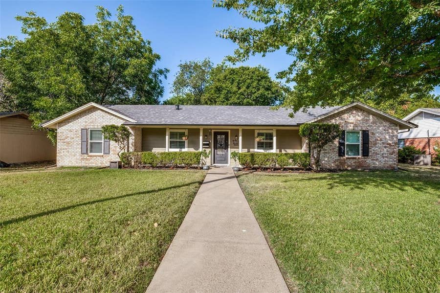 Property photo for 407 Floyd Street, Waxahachie, TX