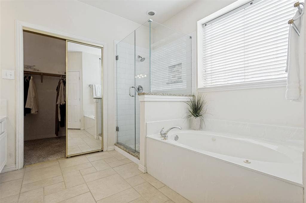 4308 Cedar Valley Drive, Plano, TX 75024 Large glass enclosed shower and garden tub