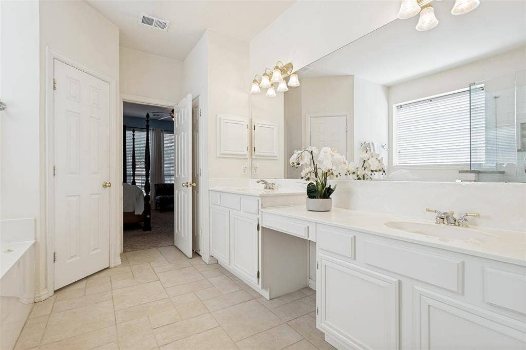 4308 Cedar Valley Drive, Plano, TX 75024 Large primary ensuite bath with double sinks