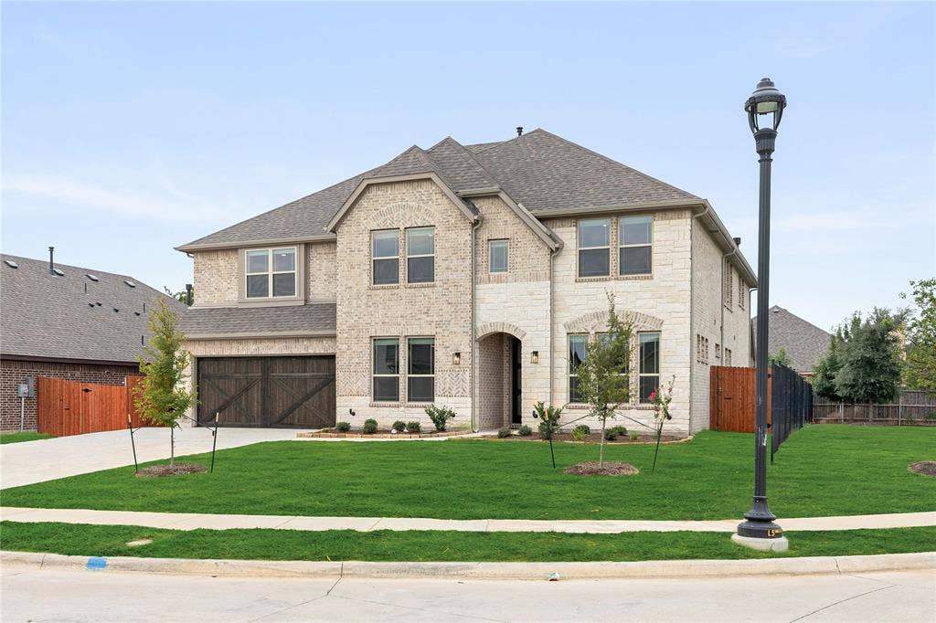 941 Cardinal Drive, Midlothian, TX 76065