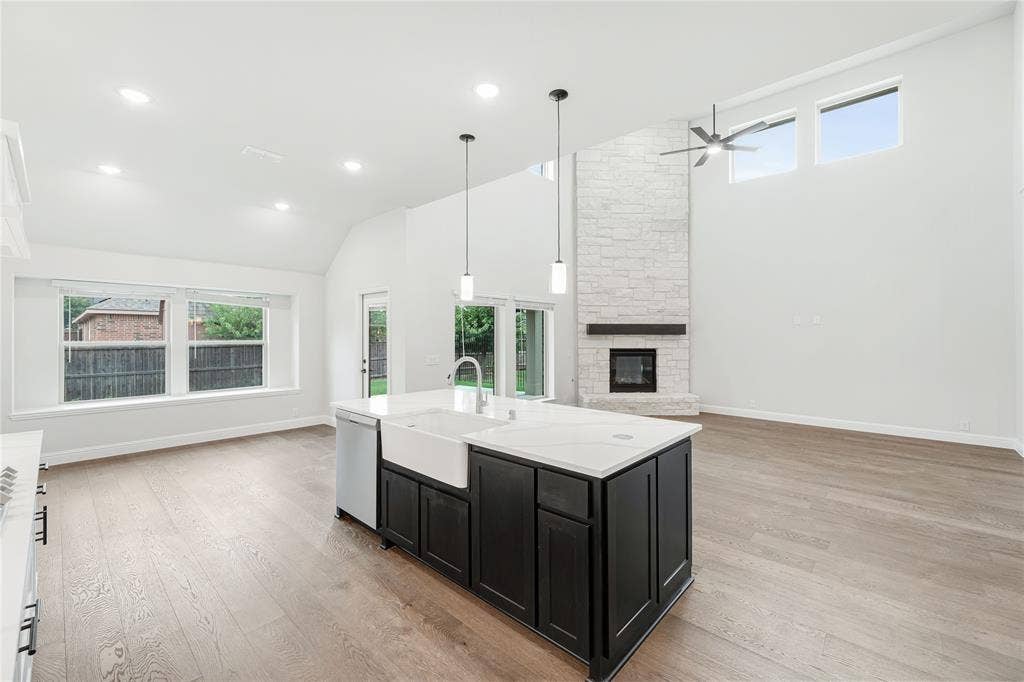 941 Cardinal Drive, Midlothian, TX 76065
