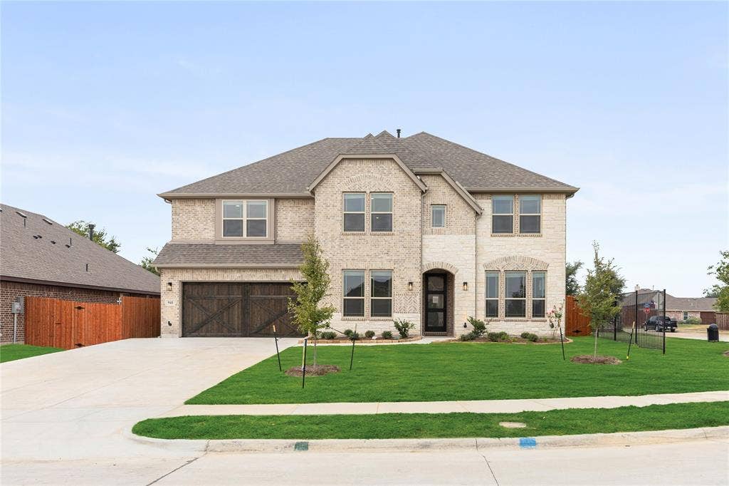 941 Cardinal Drive, Midlothian, TX 76065