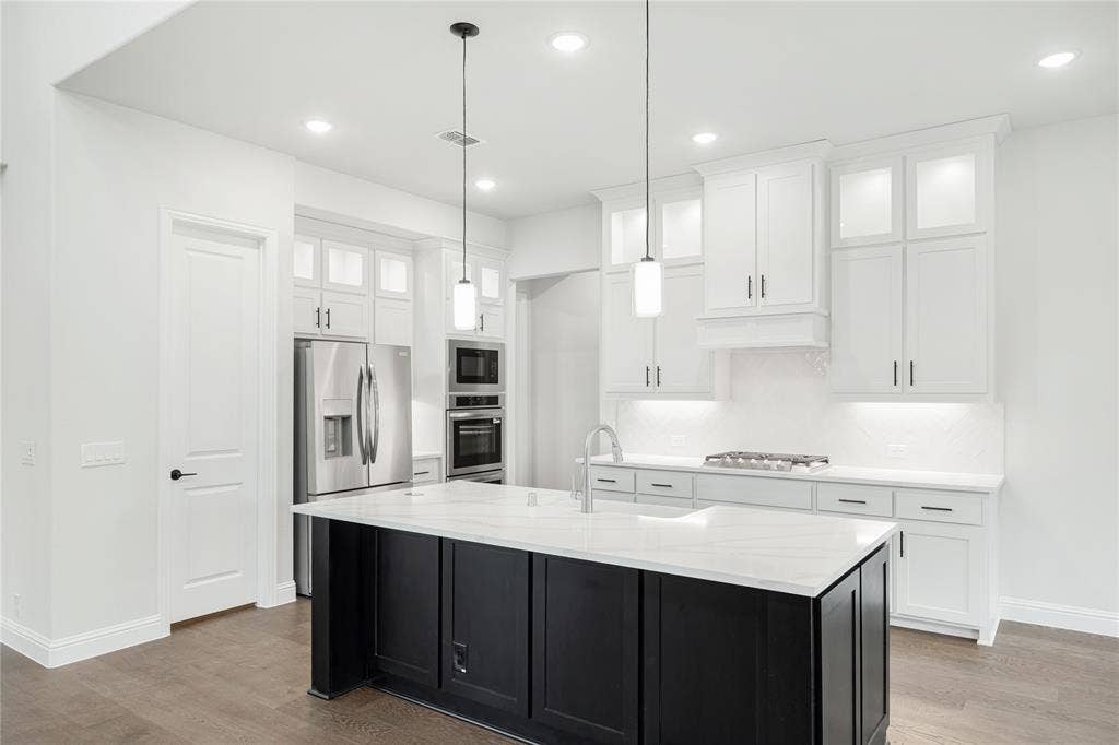 941 Cardinal Drive, Midlothian, TX 76065
