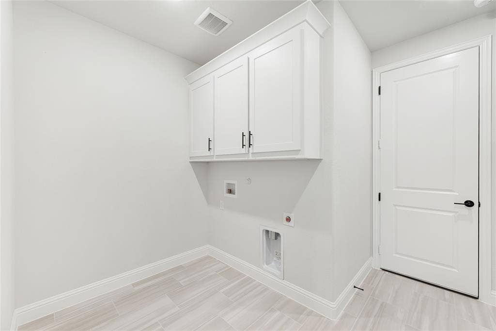 941 Cardinal Drive, Midlothian, TX 76065