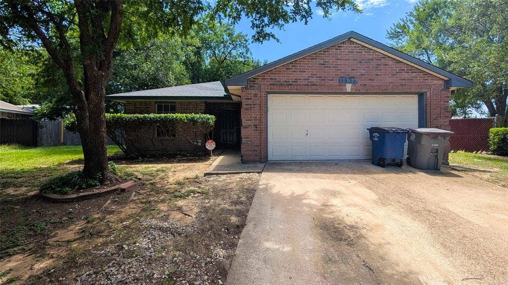 1532 Marion Drive, Dallas, TX 75211 1532 Marion Drive, Dallas, TX 75211