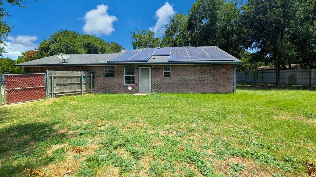 1532 Marion Drive, Dallas, TX 75211 1532 Marion Drive, Dallas, TX 75211