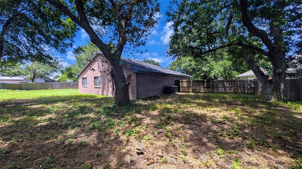 1532 Marion Drive, Dallas, TX 75211 1532 Marion Drive, Dallas, TX 75211