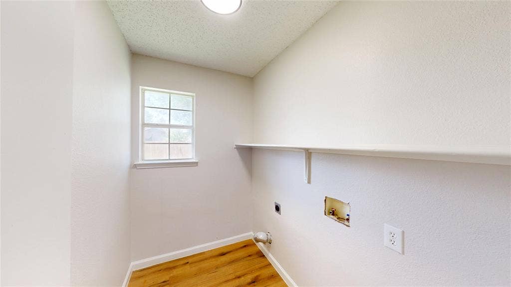 1532 Marion Drive, Dallas, TX 75211 1532 Marion Drive, Dallas, TX 75211