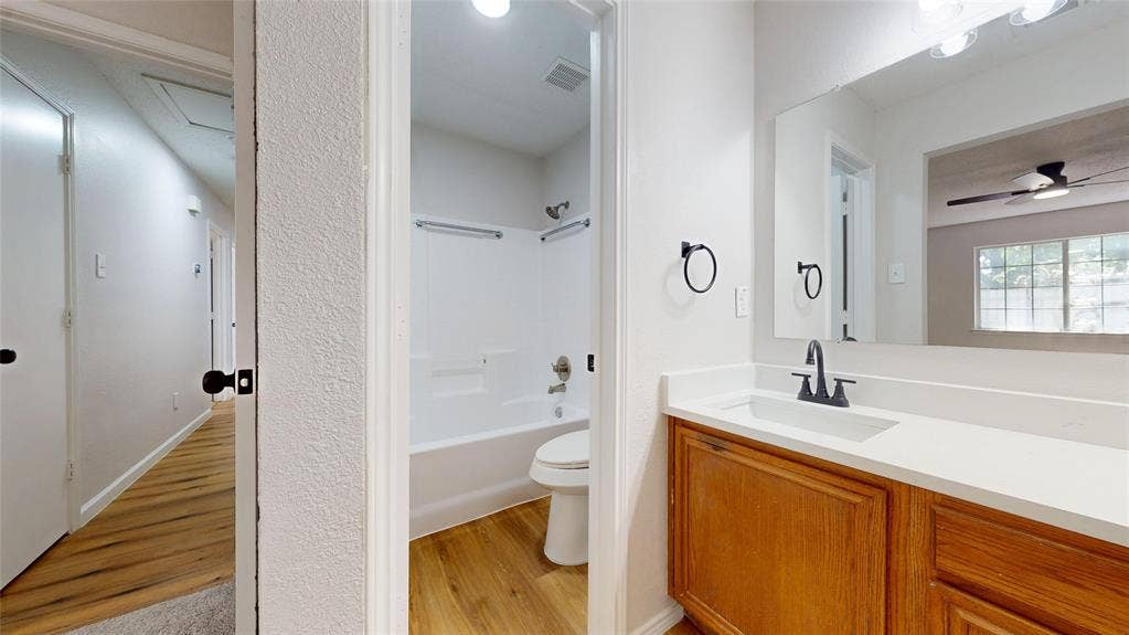 1532 Marion Drive, Dallas, TX 75211 1532 Marion Drive, Dallas, TX 75211