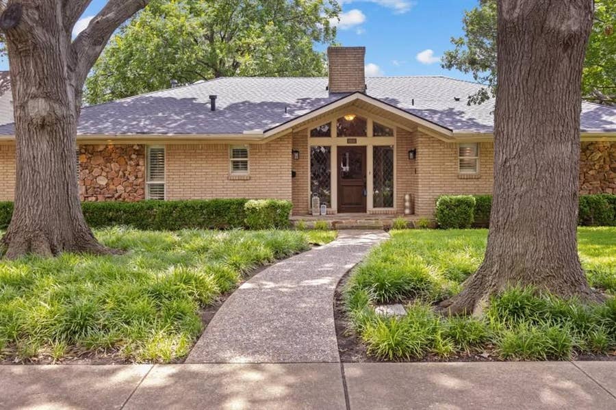 Property photo for 6950 Joyce Way, Dallas, TX