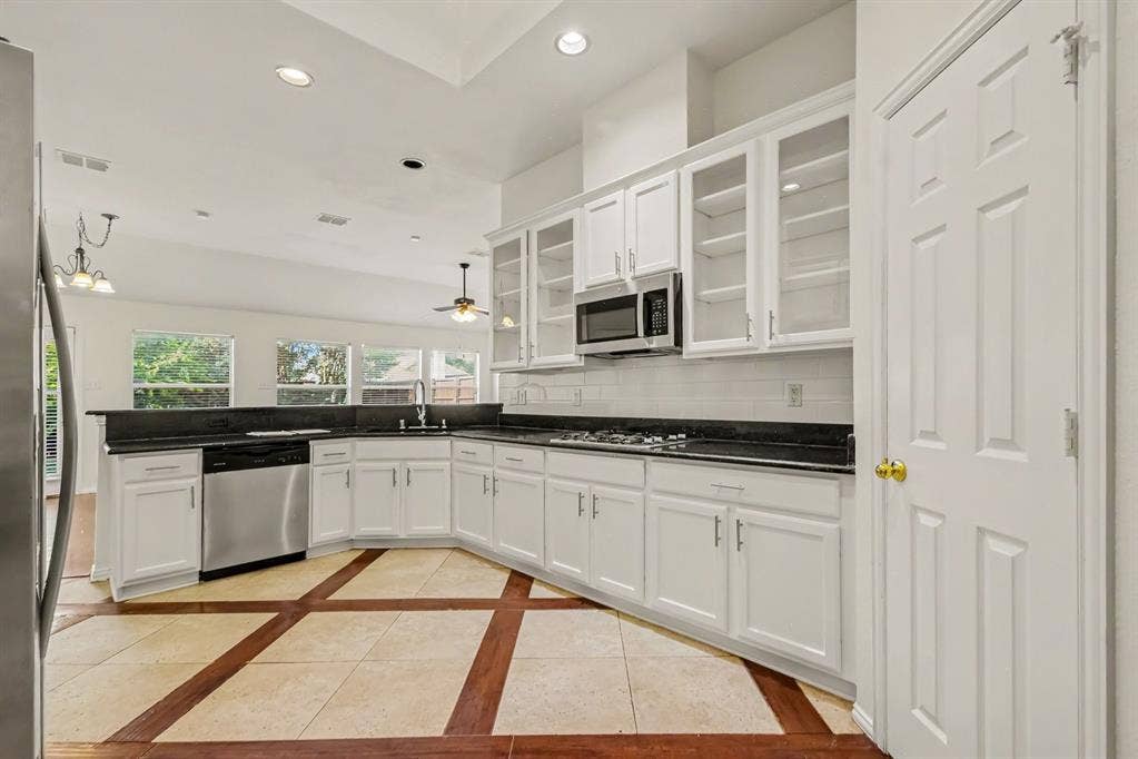 10112 Asheboro Street, Frisco, TX 75035 10112 Asheboro Street, Frisco, TX 75035