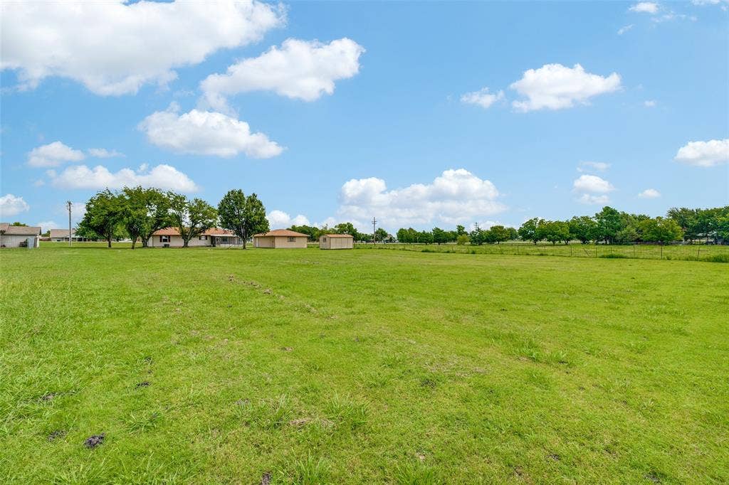 2689 FM 1569, Greenville, TX 75401 Huge back yard
