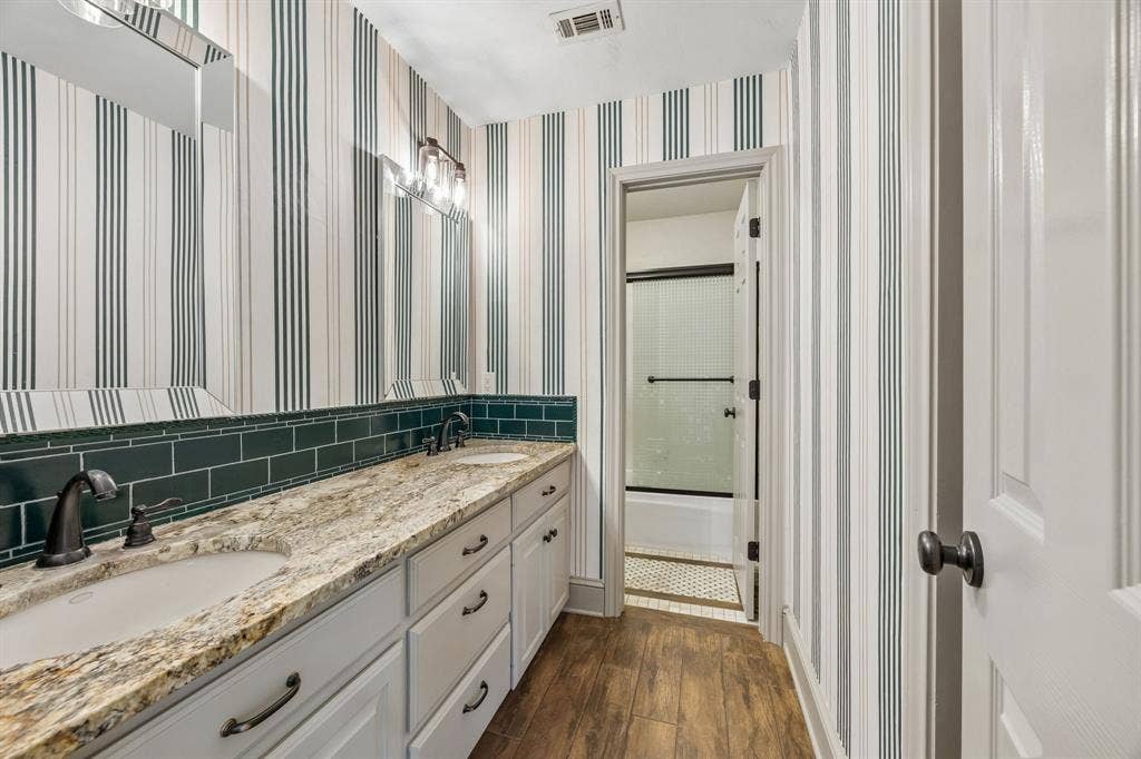 7750 Cottonwood Street, Frisco, TX 75033 7750 Cottonwood Street, Frisco, TX 75033