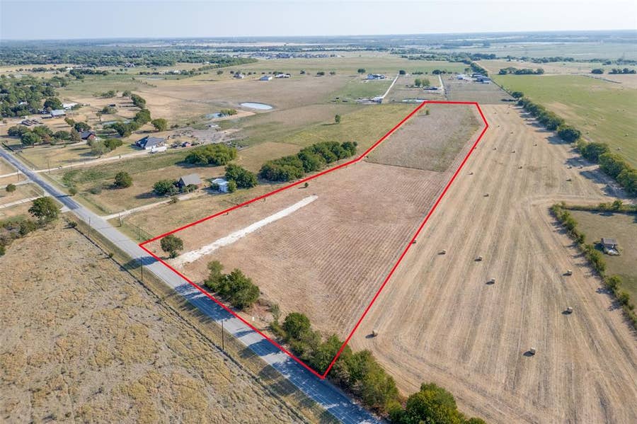Property photo for 835 Combine Road, Seagoville, TX