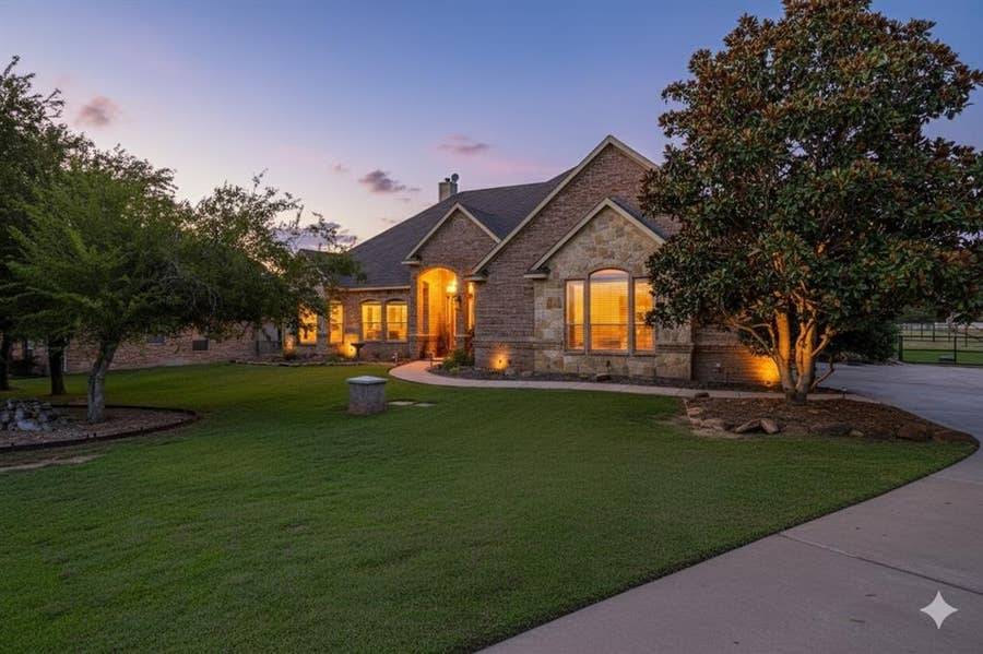 Property photo for 13041 Stacey Valley Drive, Azle, TX