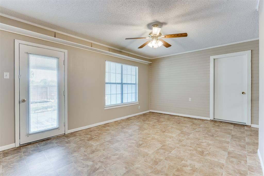 1001 Jorgenson Road, Cedar Hill, TX 75104