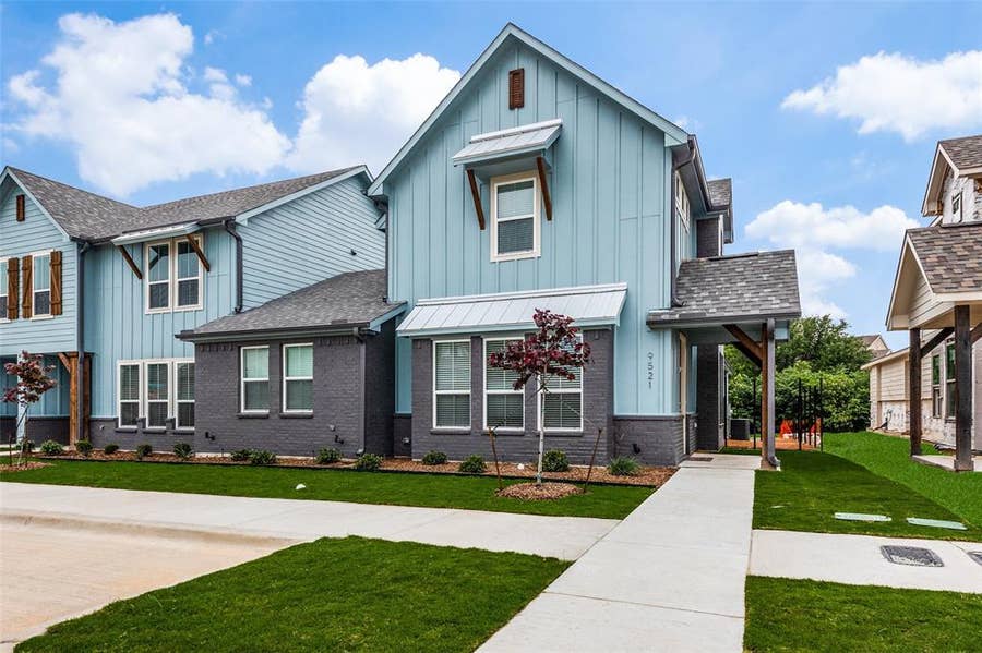 Property photo for 9521 Thorncrown Lane, Fort Worth, TX