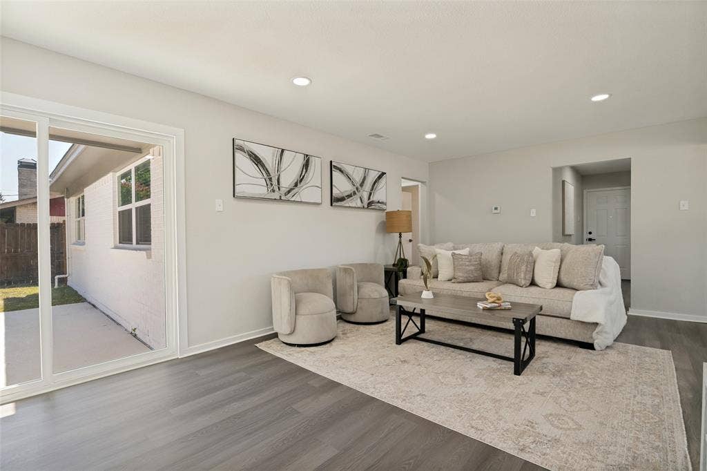 748 Kingswood Avenue, Richardson, TX 75080