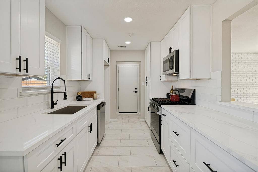 748 Kingswood Avenue, Richardson, TX 75080