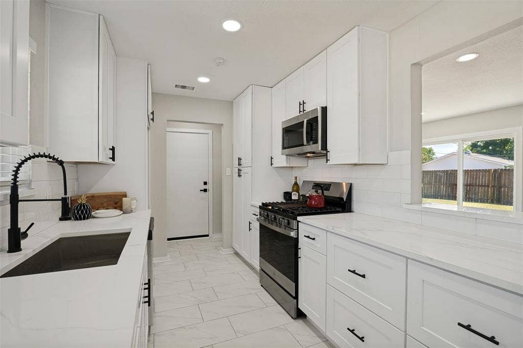 748 Kingswood Avenue, Richardson, TX 75080