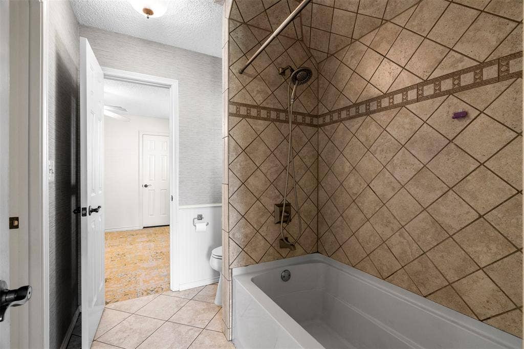 2313 Tamarisk Lane, Plano, TX 75023 2313 Tamarisk Lane, Plano, TX 75023