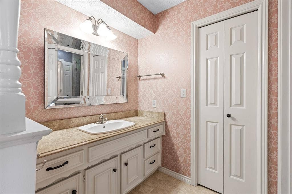 2313 Tamarisk Lane, Plano, TX 75023 2313 Tamarisk Lane, Plano, TX 75023
