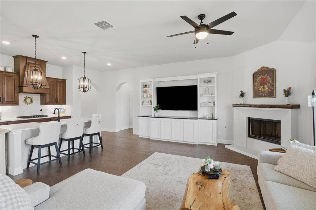 313 Bowrider Lane, Granbury, TX 76049 313 Bowrider Lane, Granbury, TX 76049
