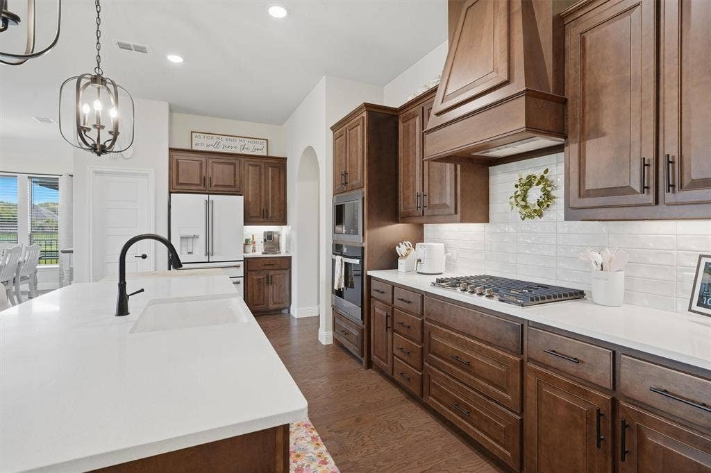 313 Bowrider Lane, Granbury, TX 76049 313 Bowrider Lane, Granbury, TX 76049