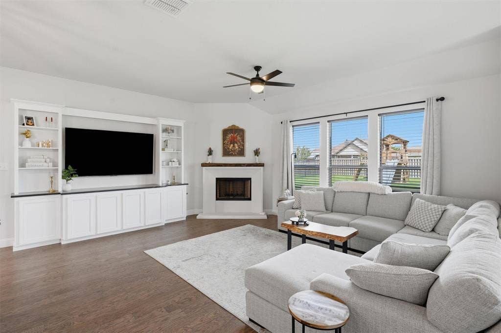 313 Bowrider Lane, Granbury, TX 76049 313 Bowrider Lane, Granbury, TX 76049