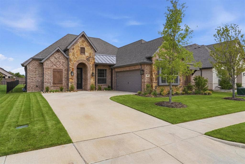 313 Bowrider Lane, Granbury, TX 76049 313 Bowrider Lane, Granbury, TX 76049