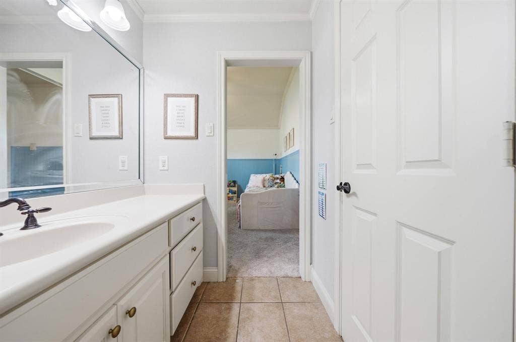 100 Painted Horse Trail, Waco, TX 76712