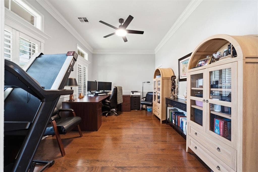 100 Painted Horse Trail, Waco, TX 76712