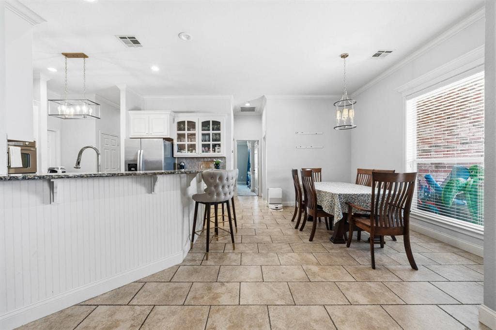 100 Painted Horse Trail, Waco, TX 76712