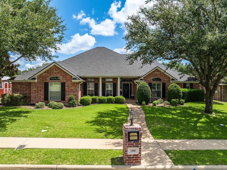 Property photo for 100 Painted Horse Trail, Waco, TX