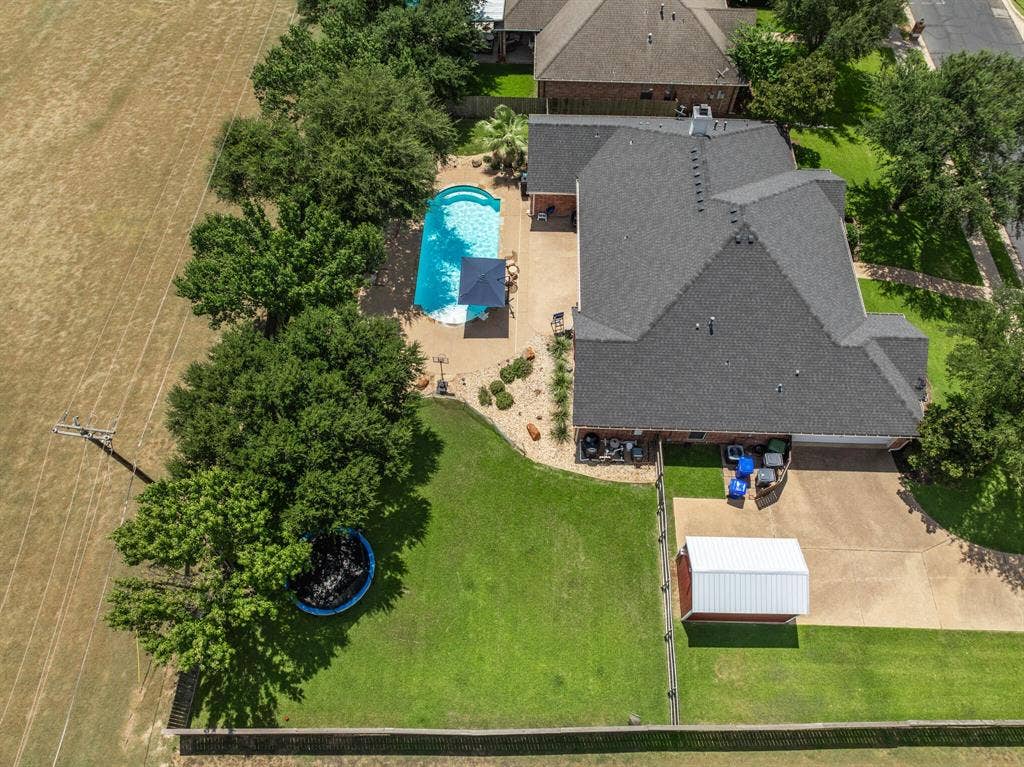 100 Painted Horse Trail, Waco, TX 76712