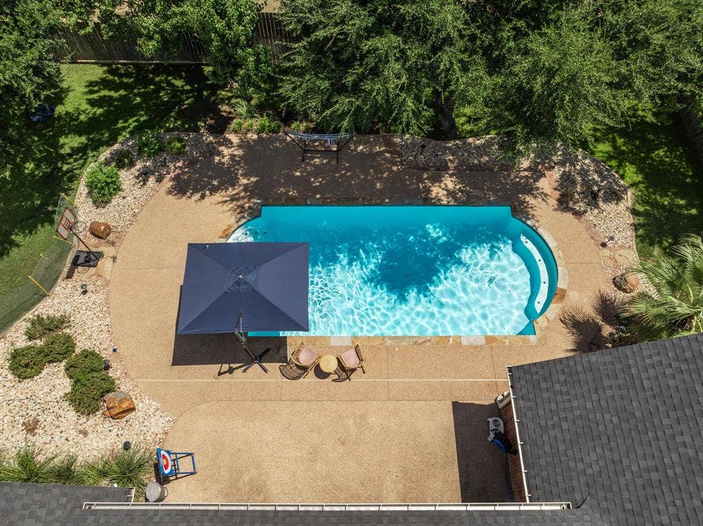 100 Painted Horse Trail, Waco, TX 76712